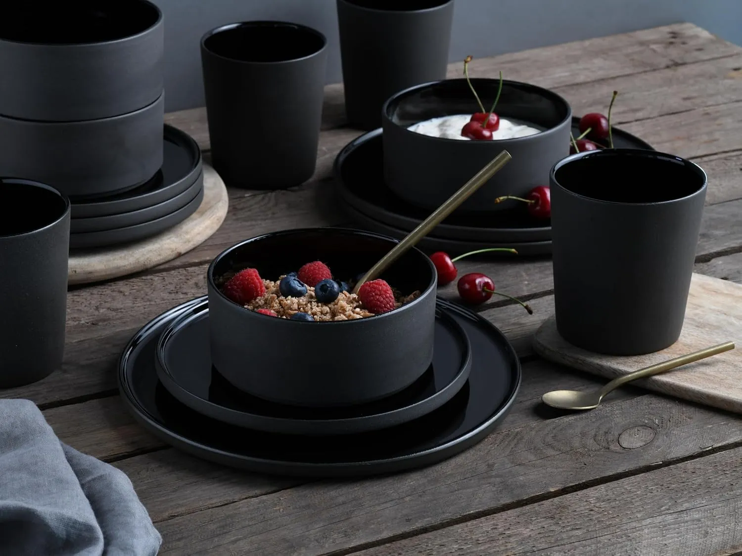 Futuro Series 21664, 4-Piece Crockery Set, Stoneware Bowls, Dishwasher and Microwave Safe, Made in Portugal